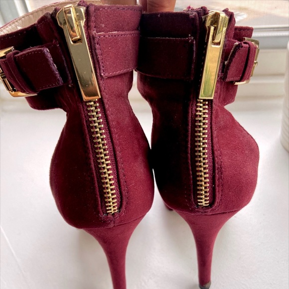 ALDO shoes | Maroon heels with gold ankle detail - Picture 3 of 5